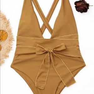 One piece swim Size 6 NWT